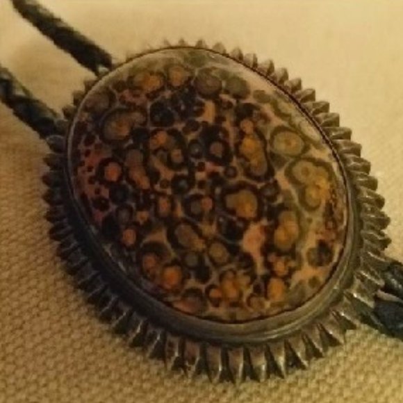Rare Vintage Beautiful Gary Reeves Leopard Skin Jasper Bolo Tie Cabochon Stone